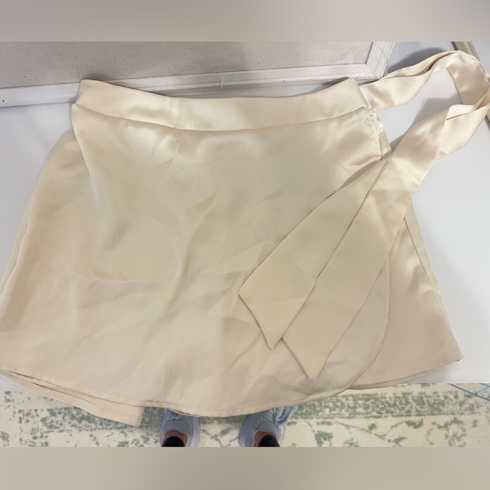 Brand new, never worn, sincerely Jules skort, bridal, cute bow
